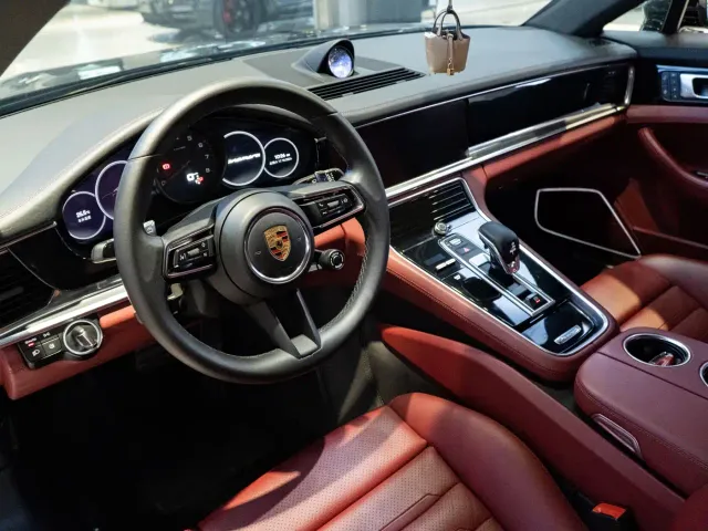 Porsche Panamera — Фото автомобиля 4