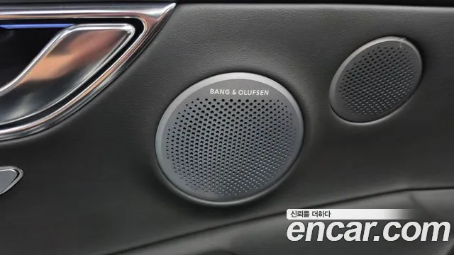 Genesis GV80 — Фото автомобиля 30