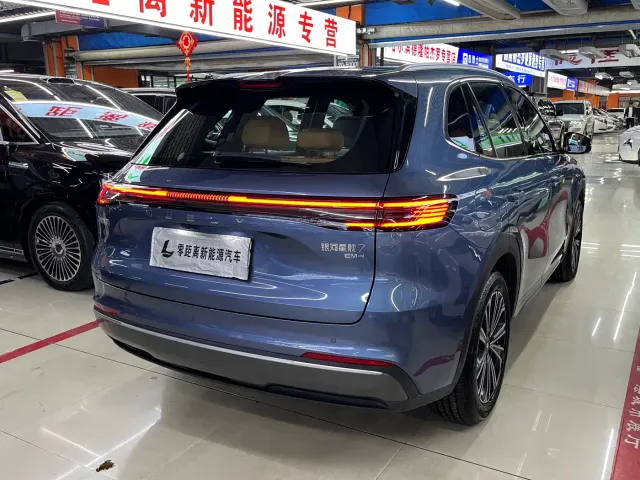 Geely Galaxy Starship 7 EM-i — Фото автомобиля 6