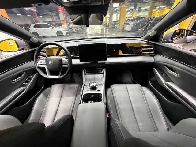 BYD Qin L — Фото автомобиля 19