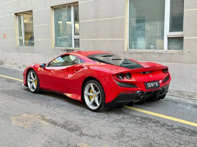 Ferrari F8 — Фото автомобиля 3