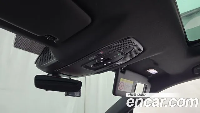 Porsche Macan Electric — Фото автомобиля 17