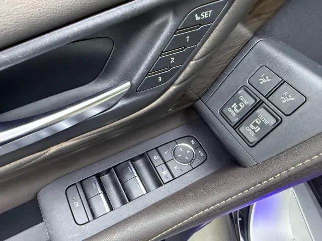 Toyota Vellfire — Фото автомобиля 20