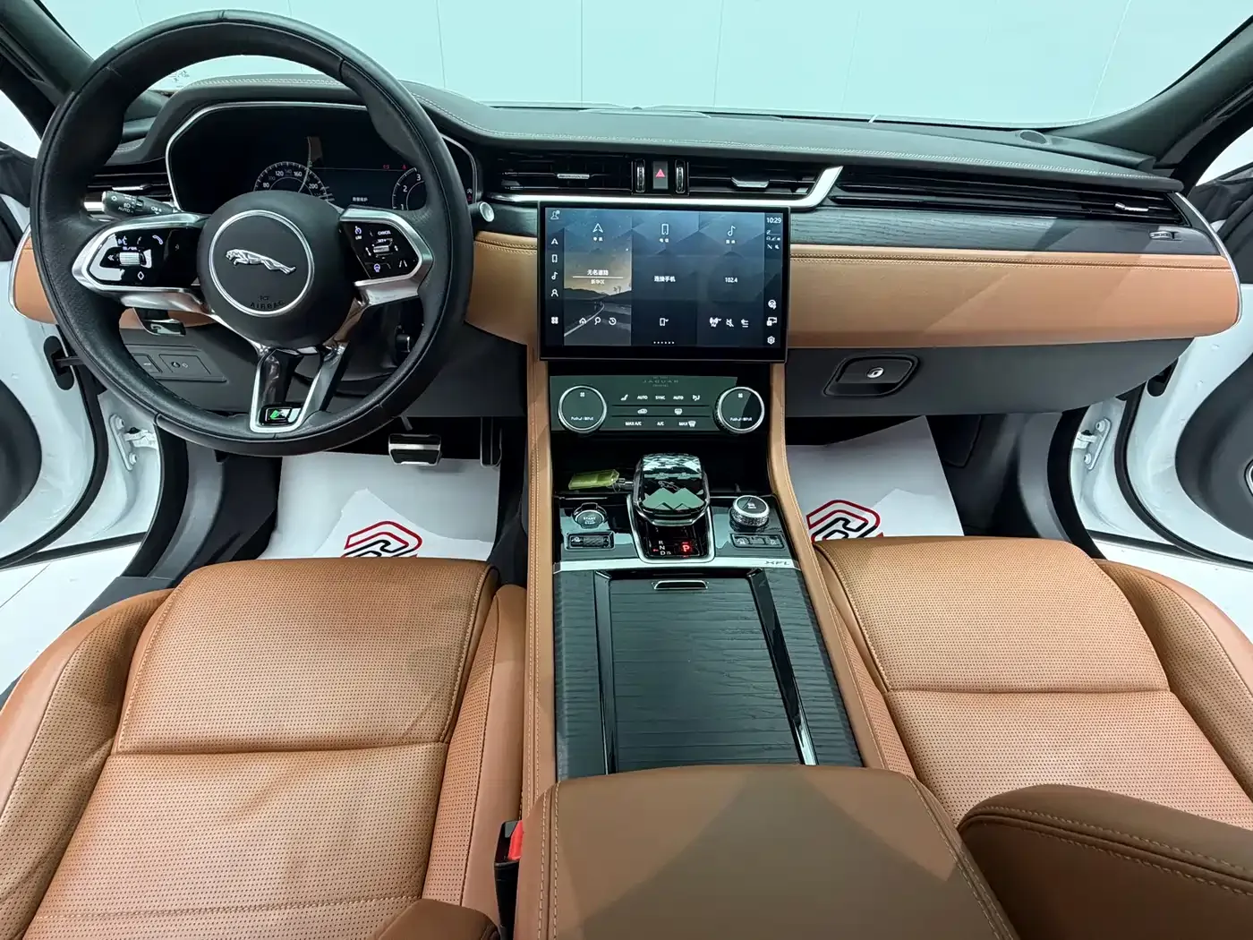 Jaguar Jaguar XFL 2024 2.0T P300 AWD Flagship Sport Gilded Edition — Фото автомобиля 18
