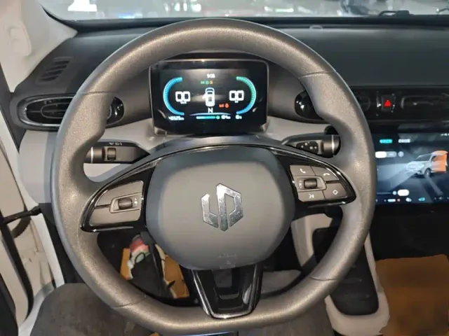 Leapmotor T03 — Фото автомобиля 10