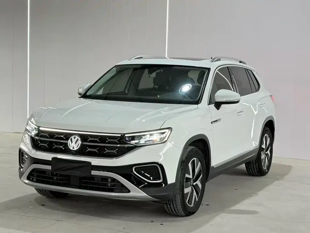Фотография автомобиля — Volkswagen Tayron