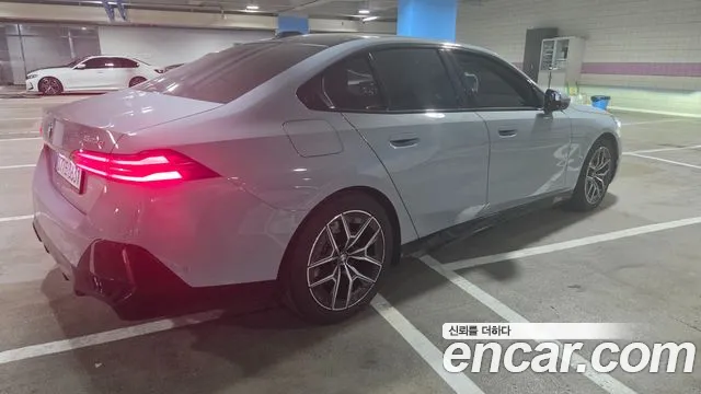 BMW 5 Series G60 — Фото автомобиля 5