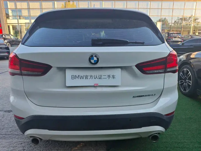 BMW X1 — Фото автомобиля 11