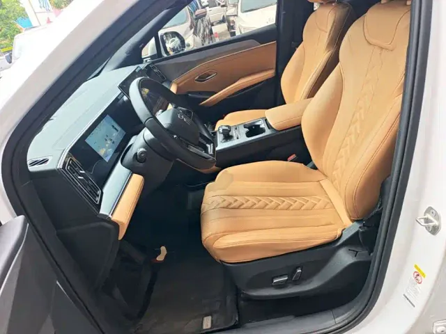 BYD Song L DM-i 2024 160km Excellence — Фото автомобиля 14