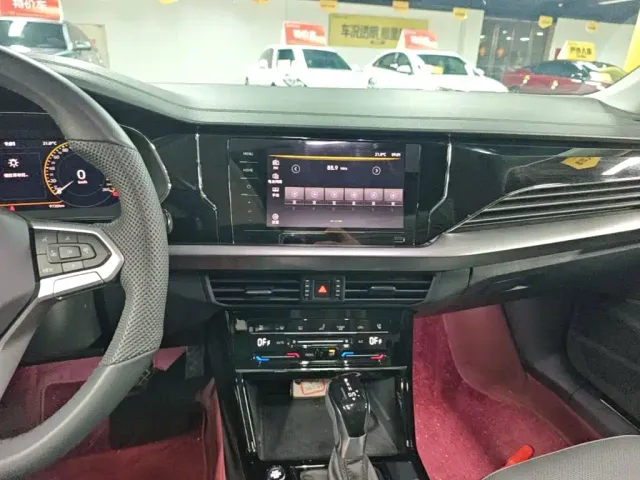 Volkswagen Passat — Фото автомобиля 12