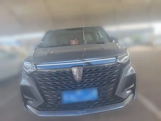 Roewe iMAX8 — Фото автомобиля 22