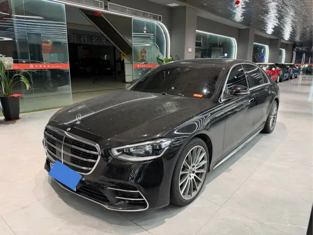 Фотография автомобиля — Mercedes-Benz S-Class