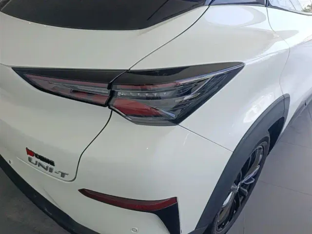 Changan UNI-T — Фото автомобиля 7
