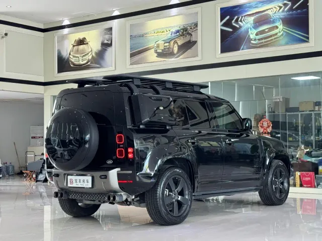 Land Rover Defender — Фото автомобиля 17