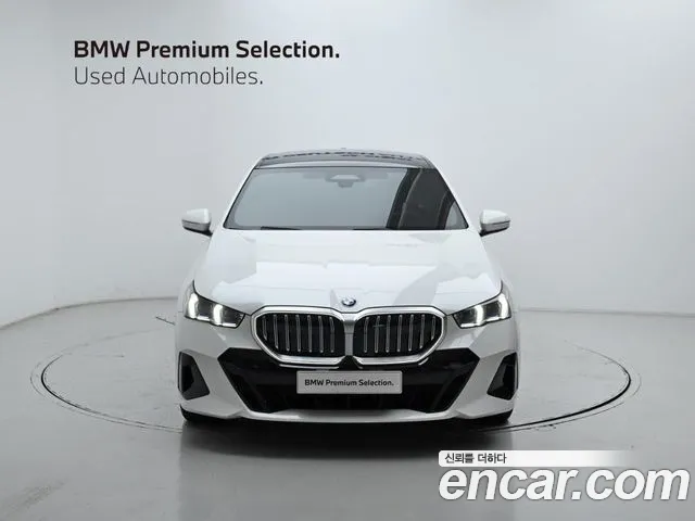 BMW 5 Series G60 — Фото автомобиля 3