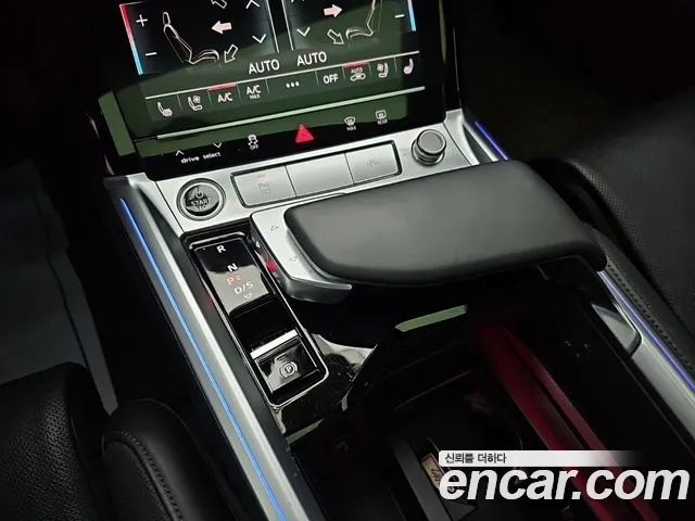 Audi e-tron — Фото автомобиля 8