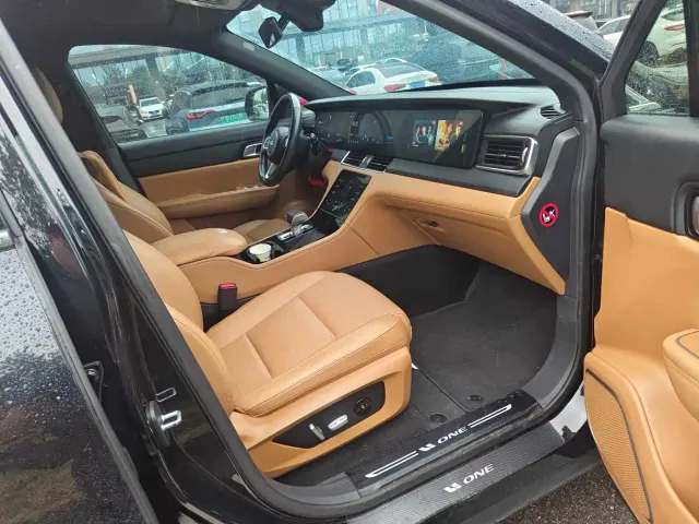 Li Auto ONE — Фото автомобиля 11