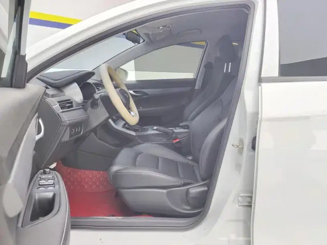Geely Emgrand — Фото автомобиля 9