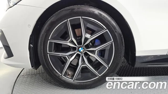 BMW 5-Series 5 серия (G60) 523d M Sport — Фото автомобиля 5