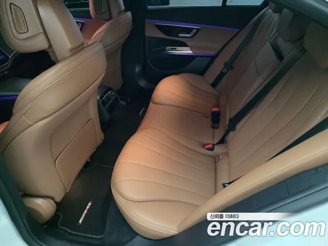 Mercedes-Benz E-Class — Фото автомобиля 11