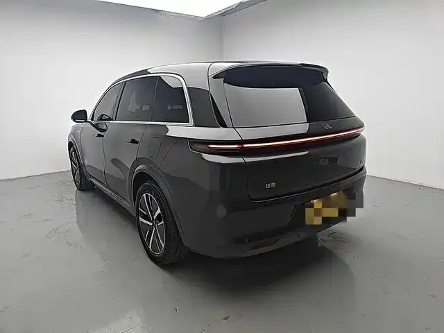Li Auto L8 — Фото автомобиля 2