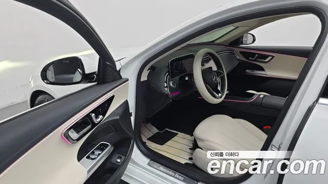 Mercedes-Benz E-Class — Фото автомобиля 15