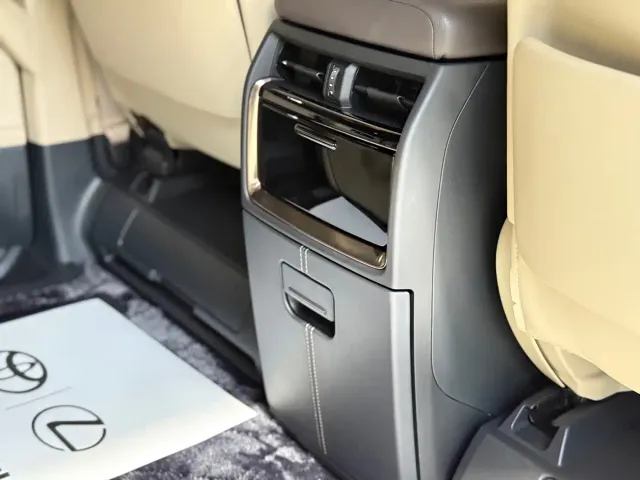 Toyota Alphard — Фото автомобиля 16