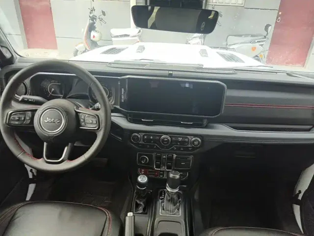 Jeep Wrangler — Фото автомобиля 12
