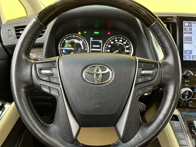Toyota Vellfire — Фото автомобиля 14