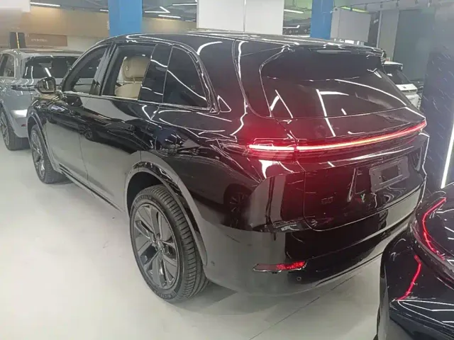 Li Auto L7 — Фото автомобиля 4