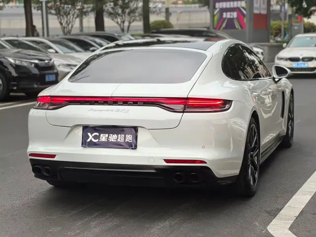 Porsche Panamera — Фото автомобиля 16