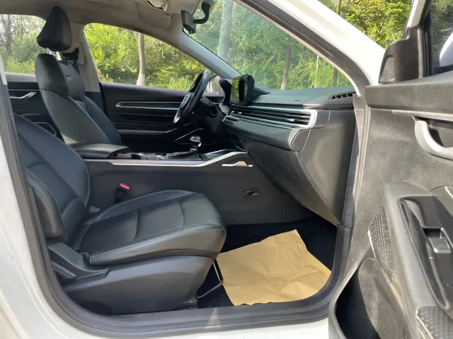 Geely Emgrand — Фото автомобиля 7