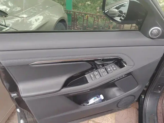 Land Rover Range Rover Evoque — Фото автомобиля 7