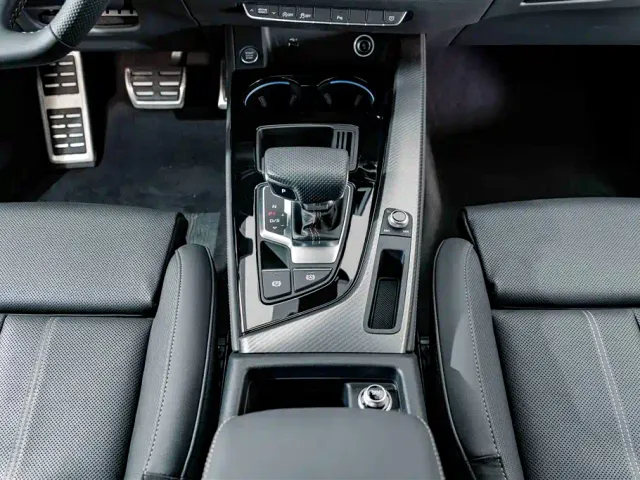 Audi A4L — Фото автомобиля 12