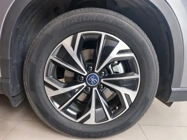 BYD Song Pro — Фото автомобиля 12