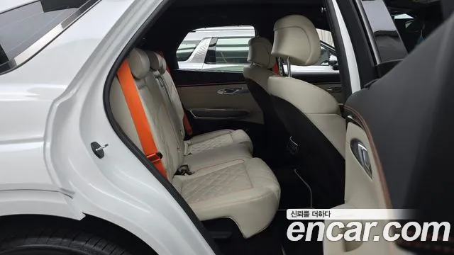 Genesis GV70 — Фото автомобиля 17