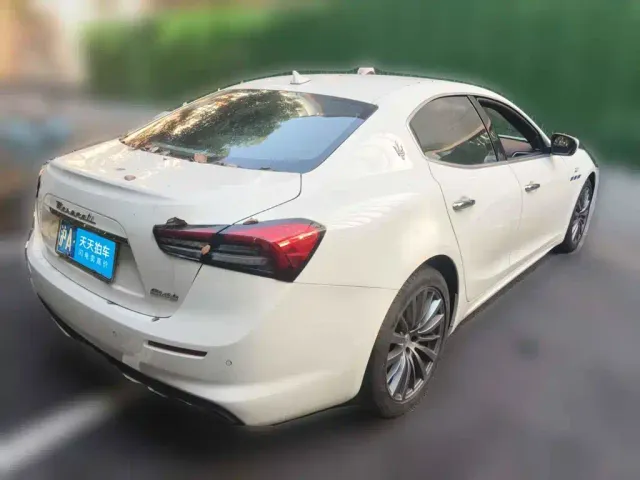 Maserati Ghibli — Фото автомобиля 5