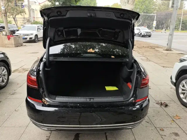 Volkswagen Passat — Фото автомобиля 18