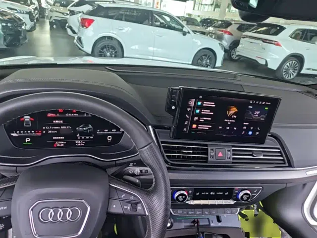Audi Q5L Sportback — Фото автомобиля 9