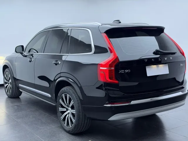 Volvo XC90 — Фото автомобиля 6