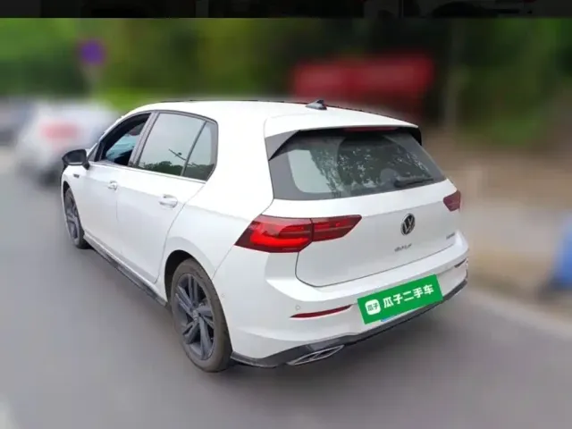 Volkswagen Golf — Фото автомобиля 23