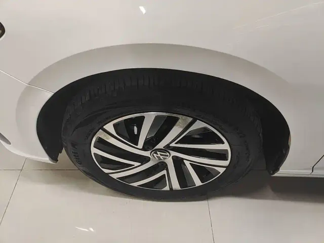 Volkswagen Lavida — Фото автомобиля 22