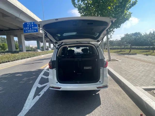 Honda Odyssey — Фото автомобиля 12
