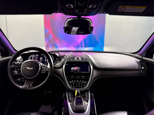 Aston Martin DBX — Фото автомобиля 9