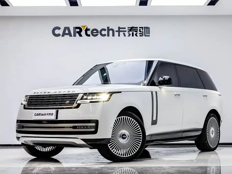 Land Rover Range Rover 2023 3.0 L6 400PS Golden Age 7-Seater Long Wheelbase — Фото автомобиля 2