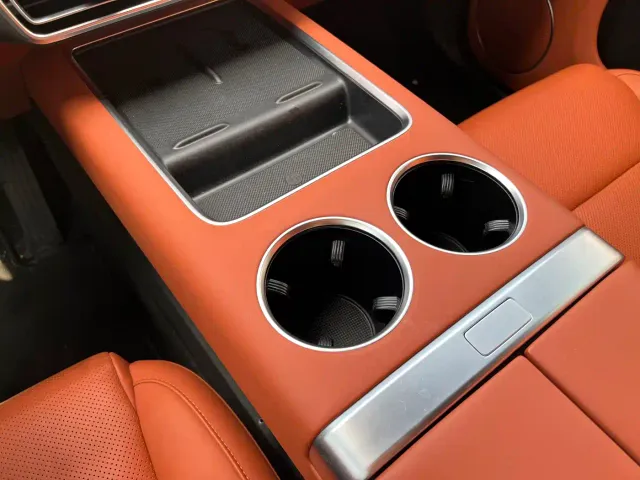 Li Auto L8 — Фото автомобиля 6