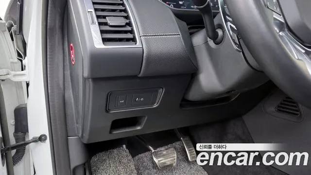 Land Rover Discovery — Фото автомобиля 16