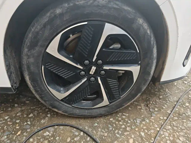 Geely Galaxy L6 — Фото автомобиля 25