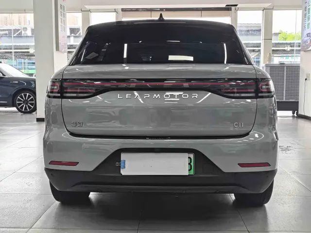 Leapmotor C11 — Фото автомобиля 8