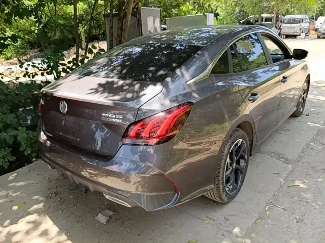 MG 5 — Фото автомобиля 6